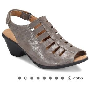 Comfortiva w Pillowtop EUC Cocoa Colored Sandals with Lace-Up Design